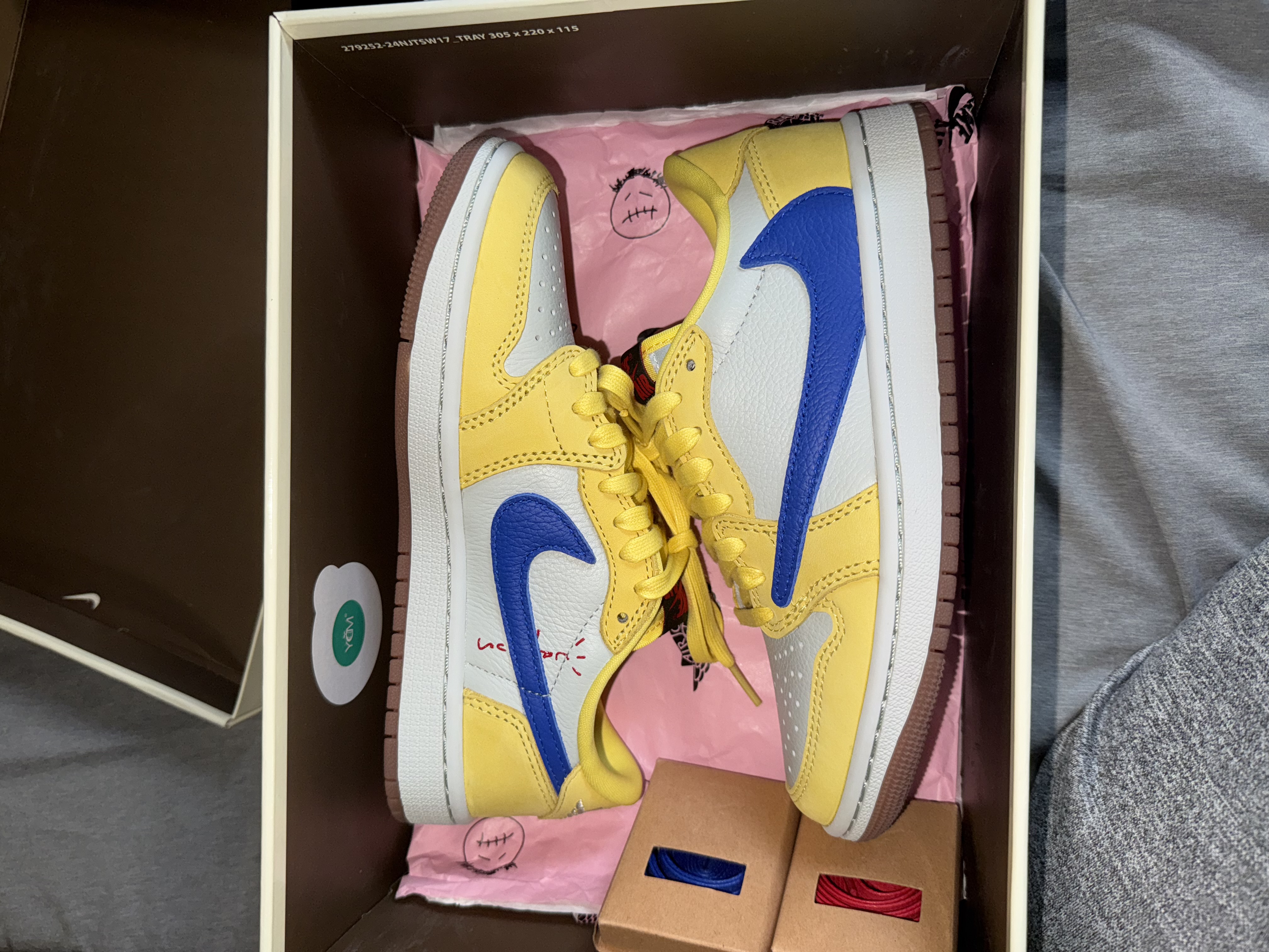 PK God Batch Air Jordan 1 Retro Low OG SP Travis Scott Canary DZ4137-700 review crazy 01