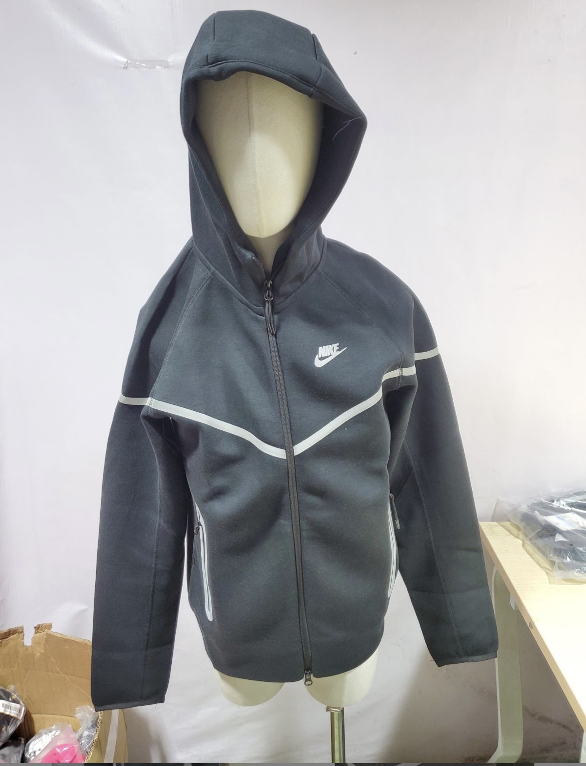 Nike Sportswear Tech Fleece Windrunner Black/ Silver Set Reflective review No need 04