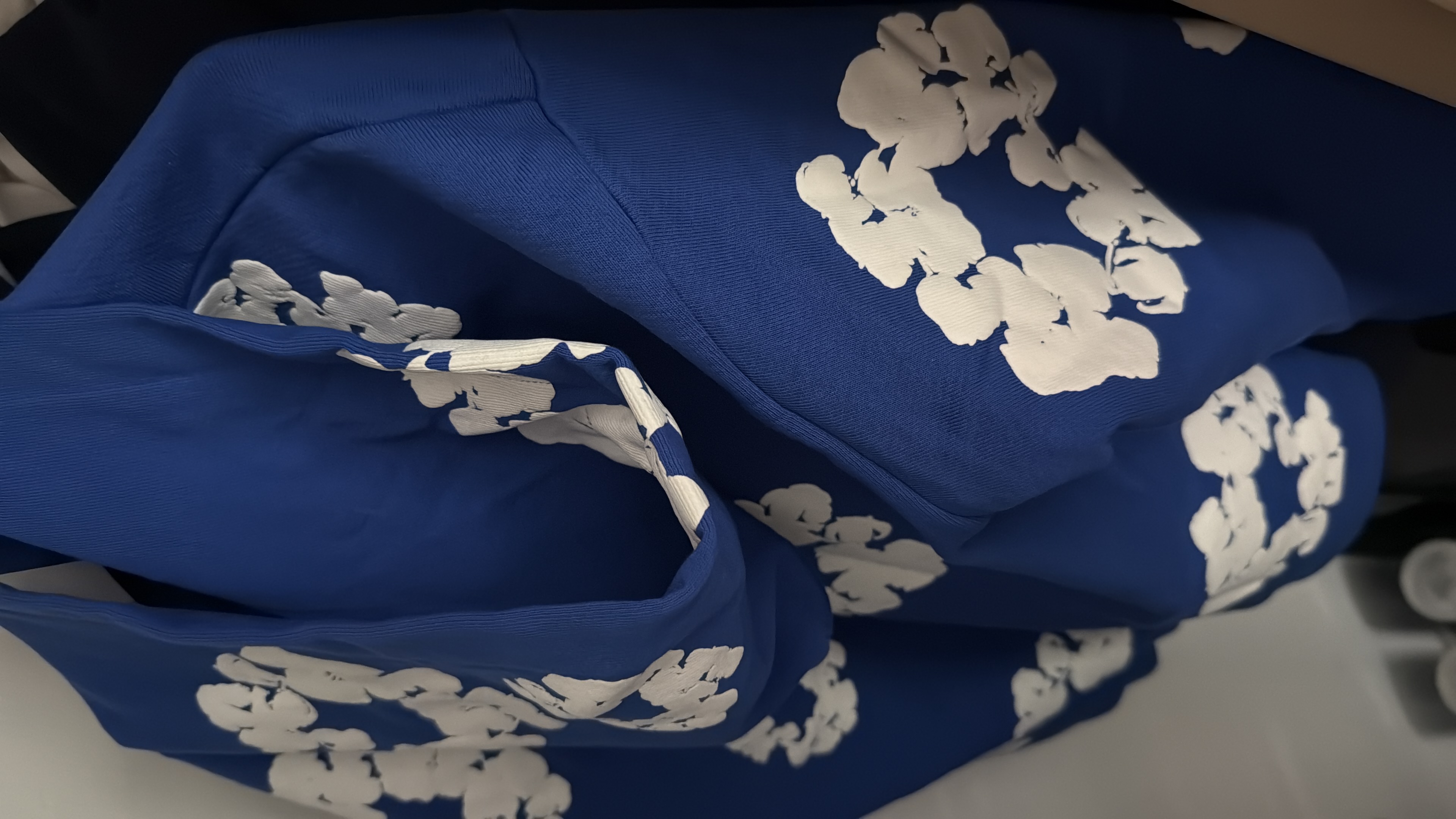 Denim Tears The Cotton Wreath Sweatshirt Royal Blue review gabriel 00