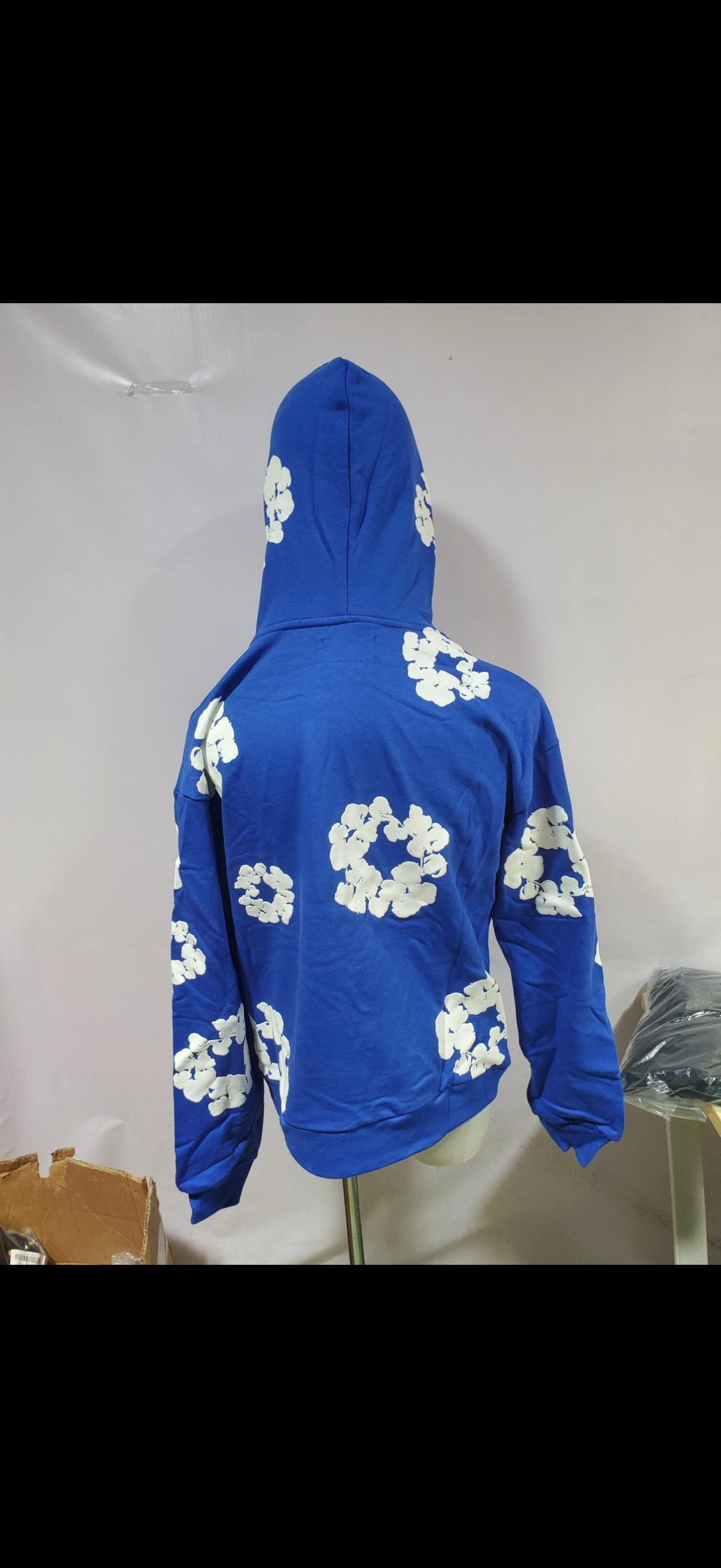 Denim Tears The Cotton Wreath Sweatshirt Royal Blue review gabriel 01