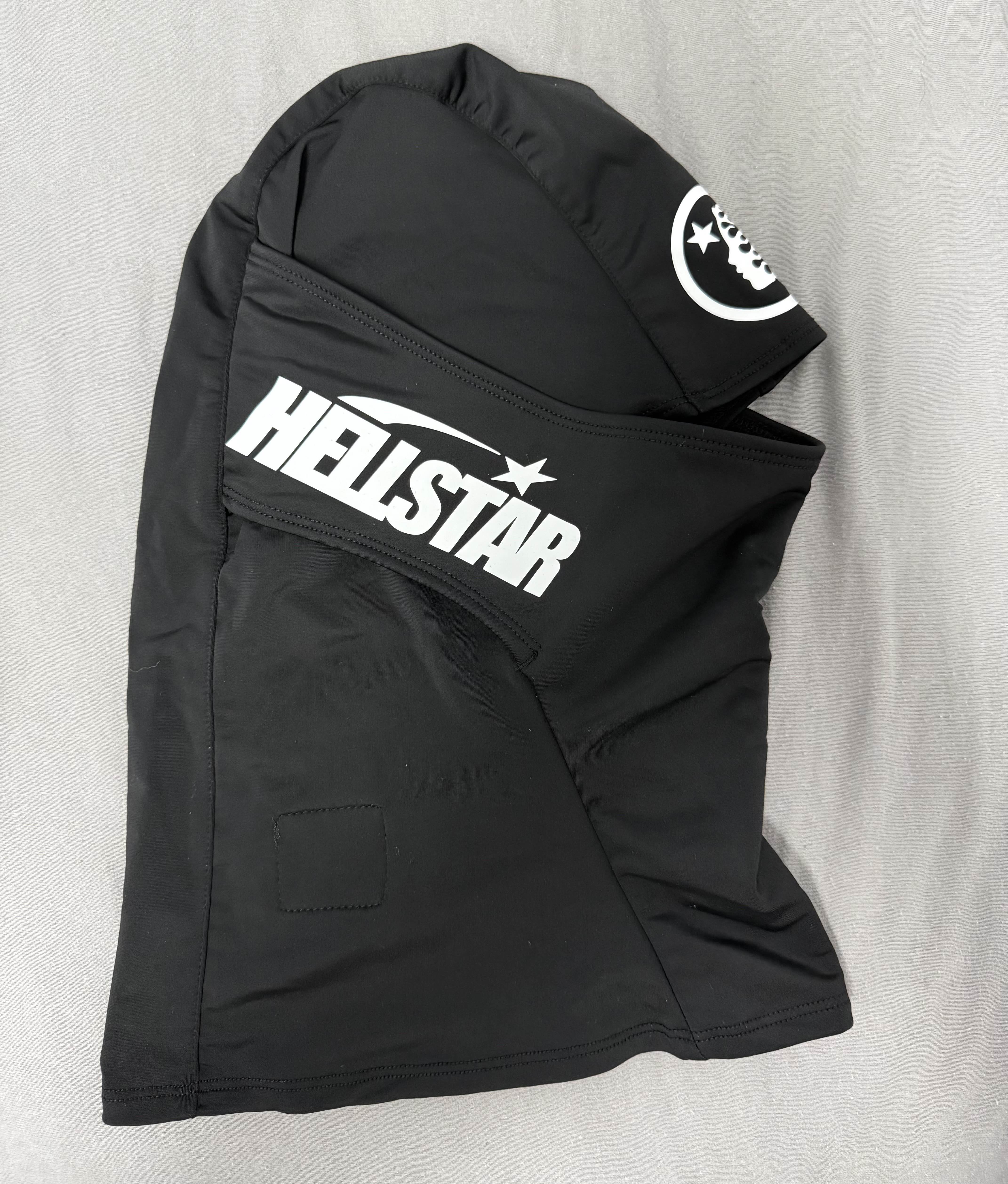 Hellstar Logo Balaclava Black review Da 02