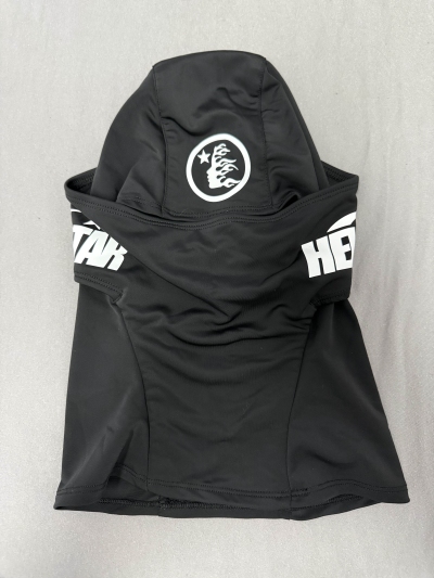 Hellstar Logo Balaclava Black review Da 02