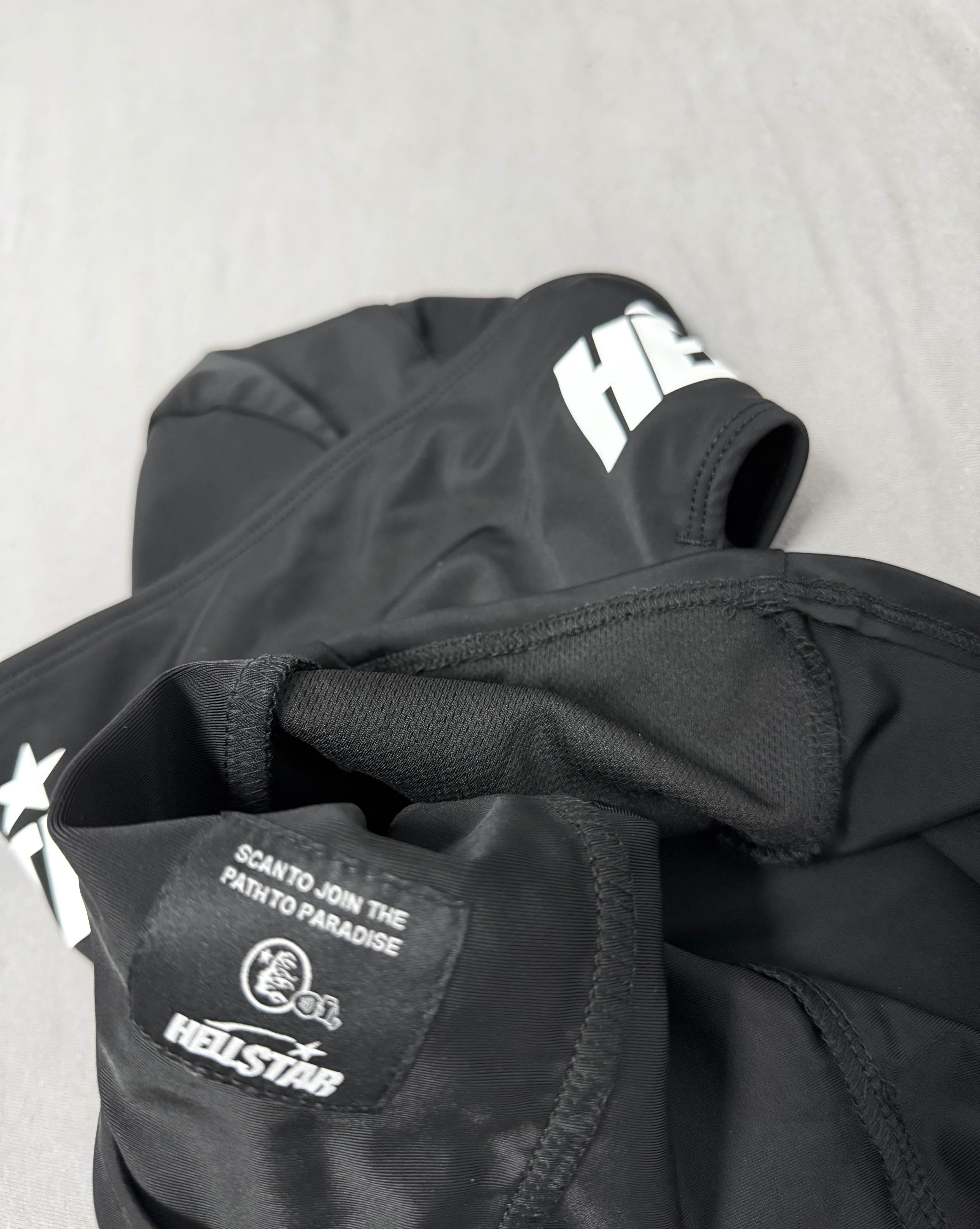 Hellstar Logo Balaclava Black review Da 05