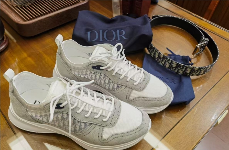 Dior B25 Runner Gray Suede 3SN283ZMI-H865 review Cesar Flores