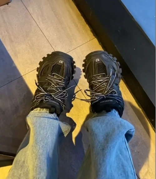 Balenciaga Track Black 555032 W1GB7 1000 (NO LED) review 