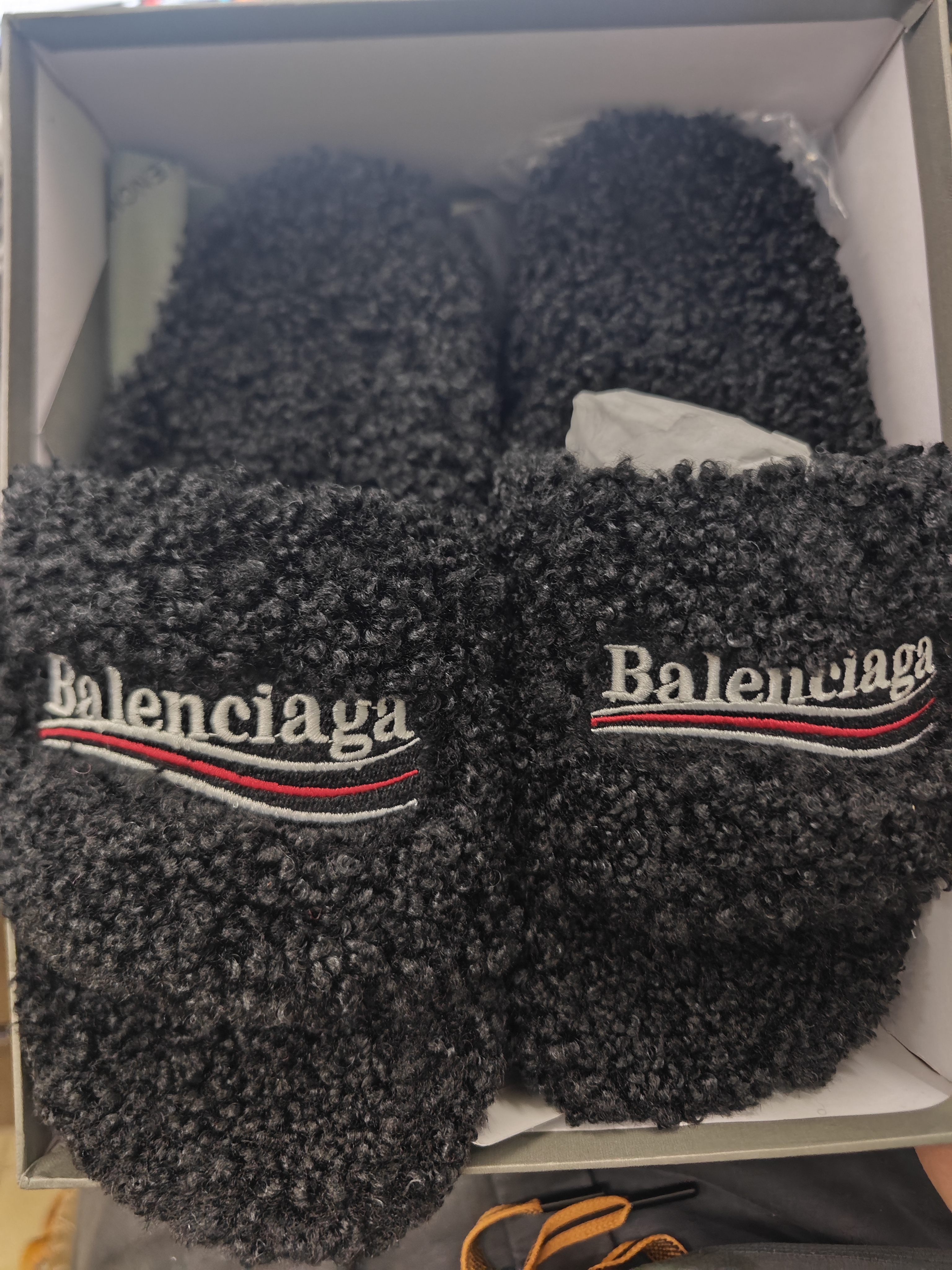 Balenciaga Furry Slides Black review 0