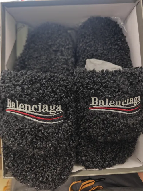 Balenciaga Furry Slides Black review 