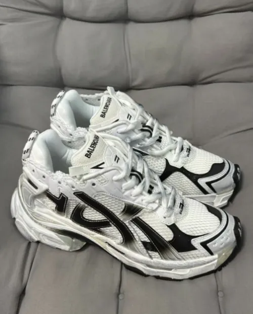 PK God Batch Balenciaga Runner Sneaker 'Gradient - White Black' 772774 WRUNG 9010 review 