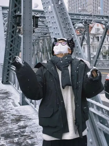   Canada Goose   Short black down jacket review 