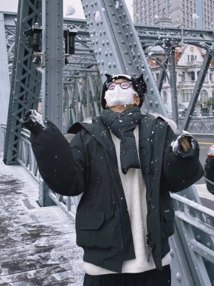   Canada Goose   Short black down jacket review 