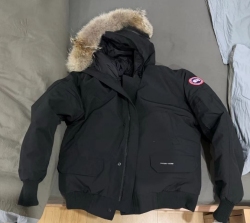   Canada Goose   Short black down jacket review Julian Tufino-Eve