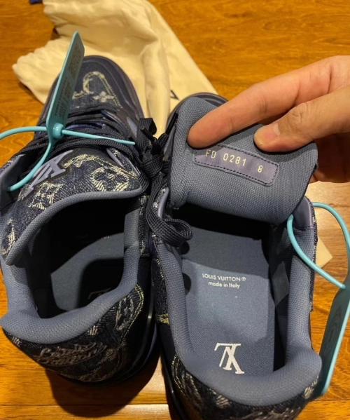 PK God Batch Louis Vuitton Louis Vuitton Trainer Navy Blue review 