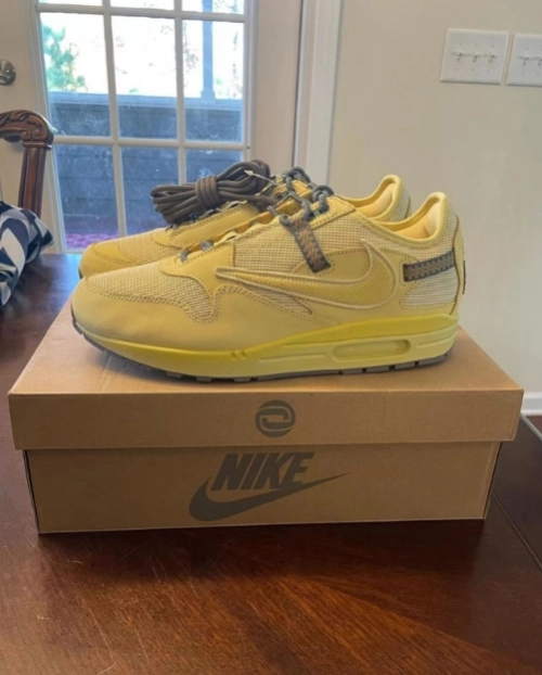 PK God Batch Nike Air Max 1 Travis Scott Cactus Jack Saturn Gold DO9392-700 review 