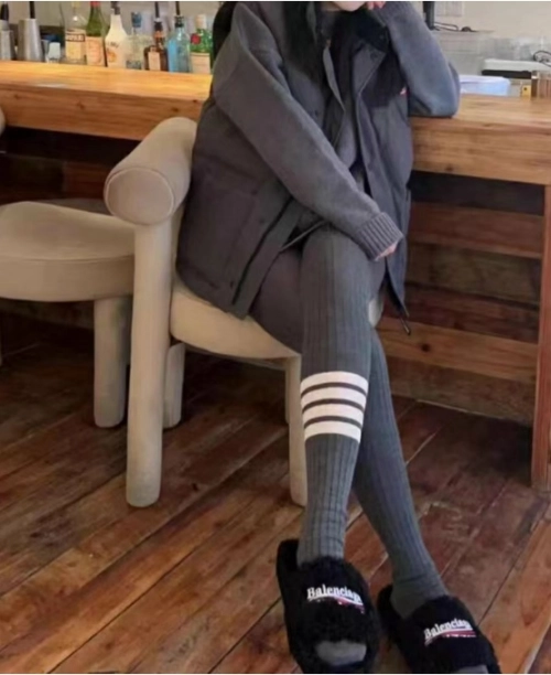 Balenciaga Furry Slides Black Label review 