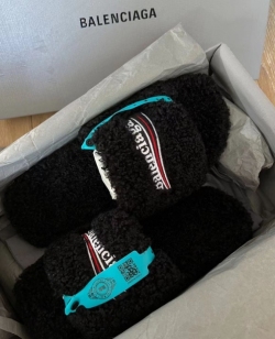 Balenciaga Furry Slides Black Label review toni Garcia