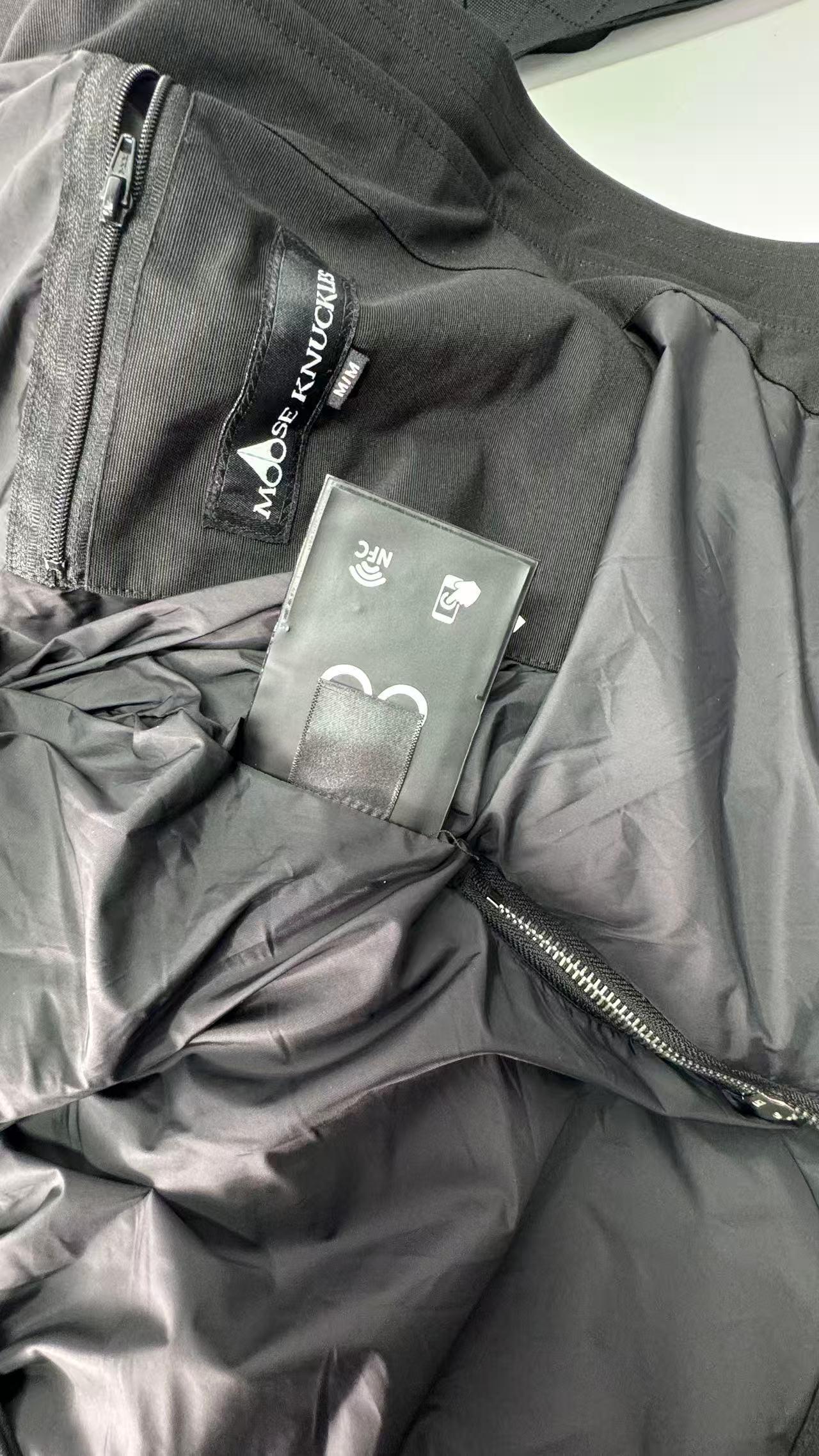 Moose knuckles  Zippered women's down jacket black review Rebecca Warner 03