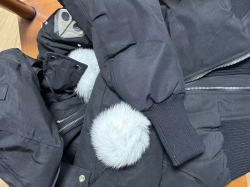  Moose knuckles  Zippered women's down jacket black review Cris Rios 03
