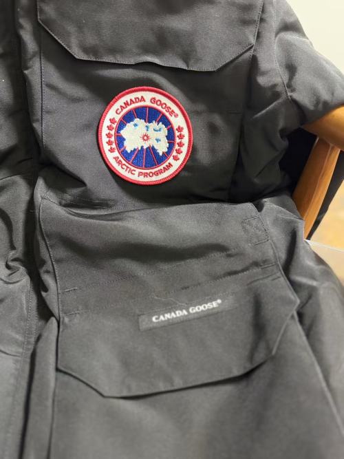Canada Goose Expedition Parka Black review