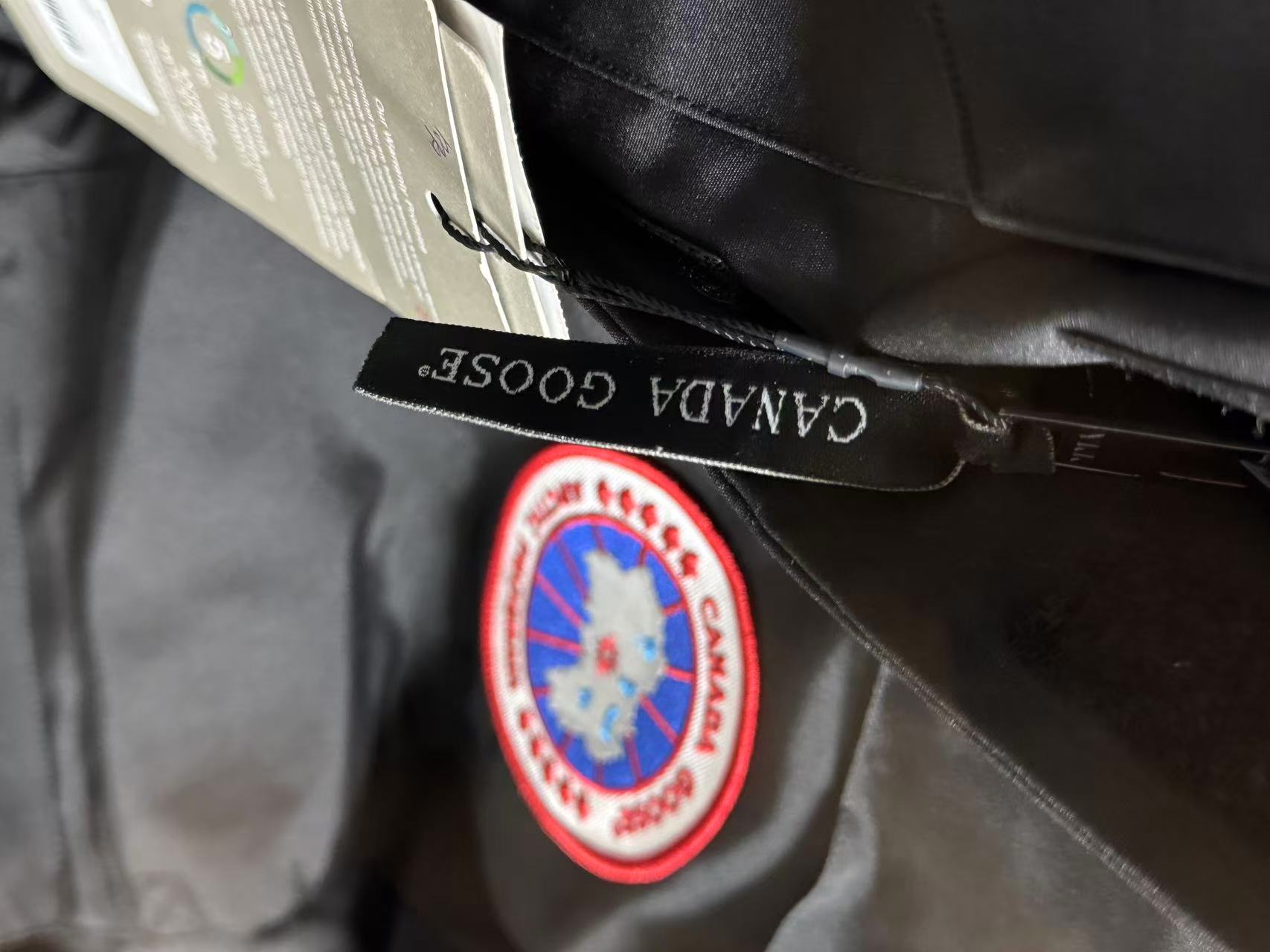 Canada Goose Expedition Parka Black review Markhi Fields 02