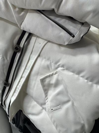  Moose knuckles  Zippered women's down jacket white review Joseph Carter 01