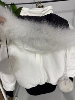 Moose Knuckles White Jacket White Wool Collar review Laurin Vincent 02