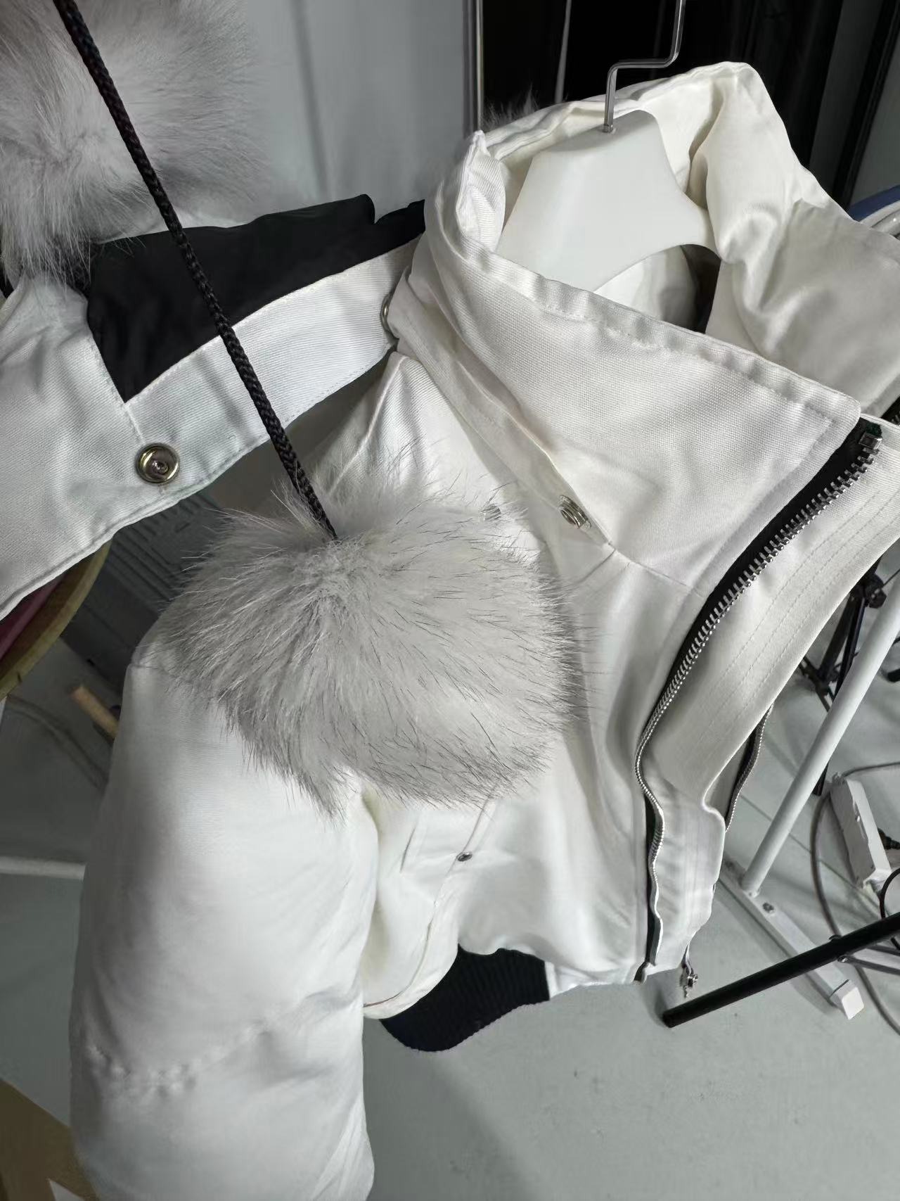 Moose Knuckles White Jacket White Wool Collar review Laurin Vincent 01
