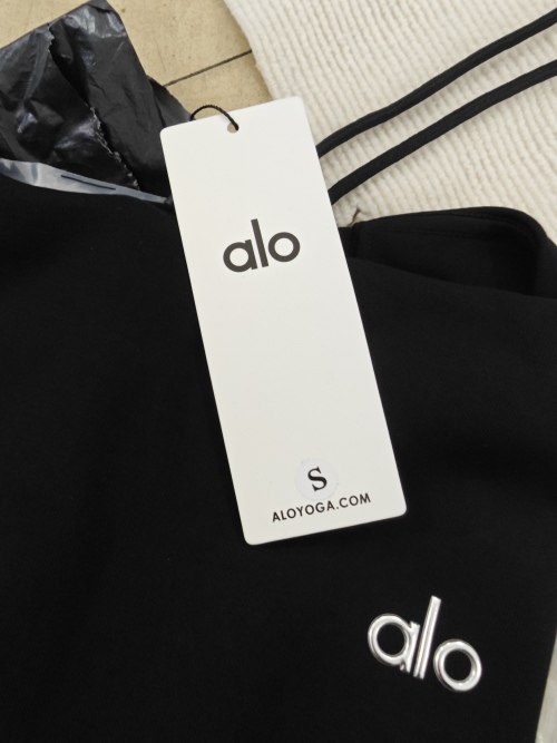 Alo Yoga Accolade Black Tracksuit review