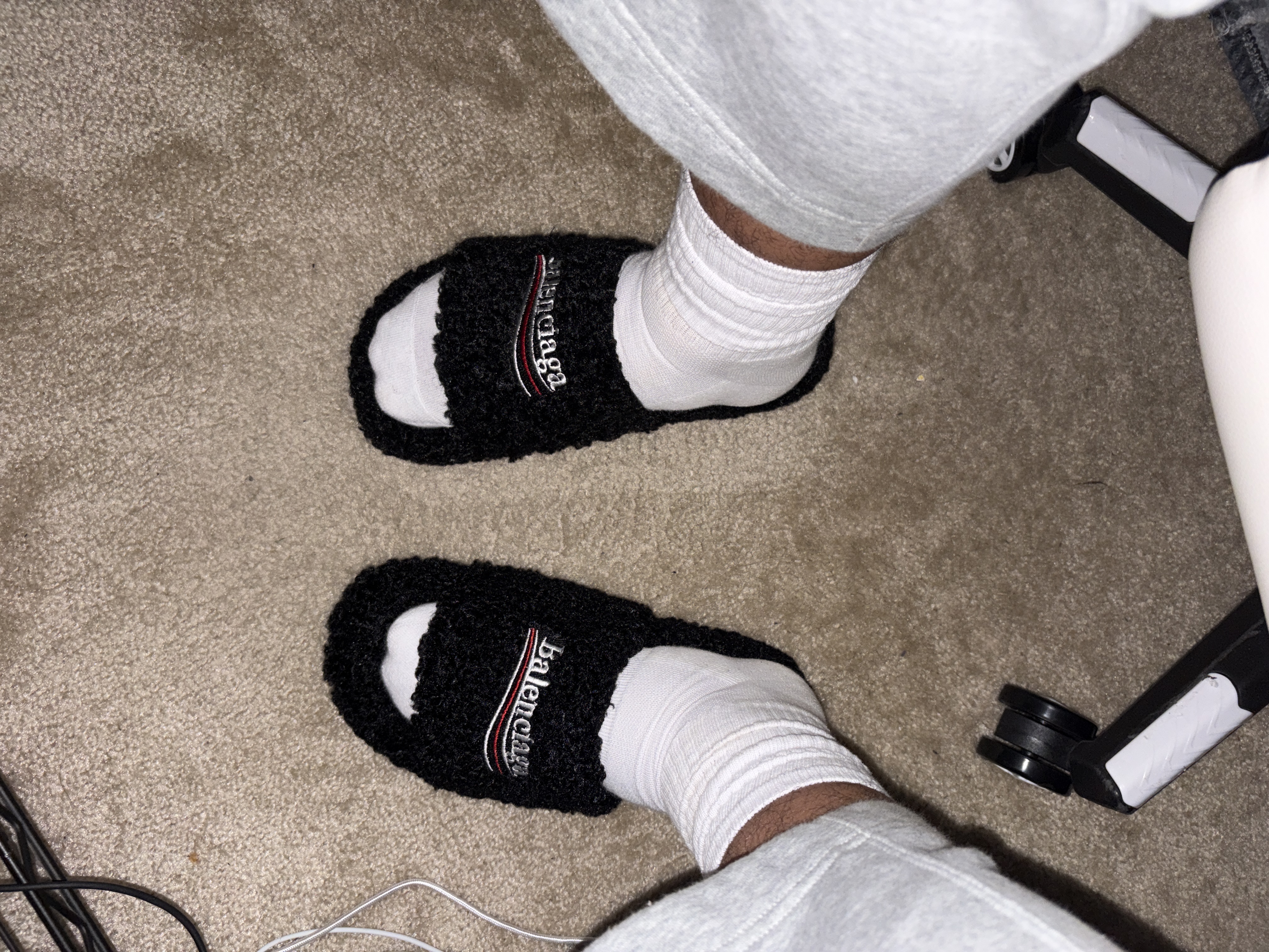 Balenciaga Furry Slides Black Label review phenix