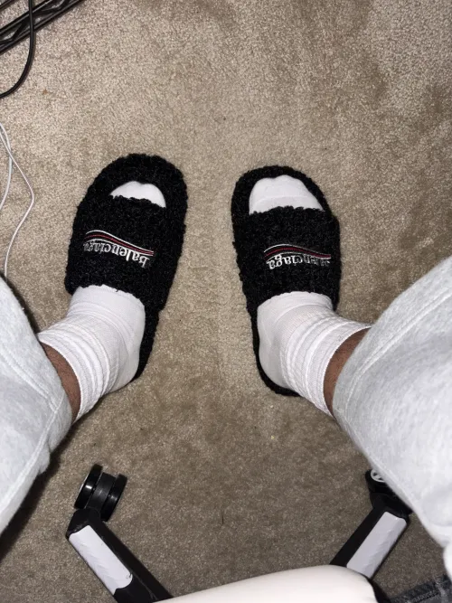 Balenciaga Furry Slides Black Label review 