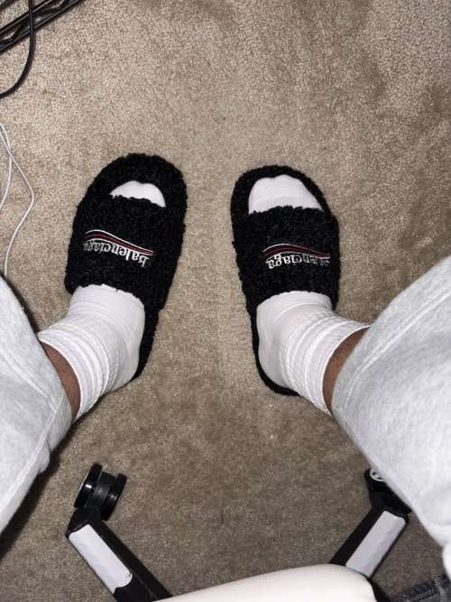 Balenciaga Furry Slides Black Label review 