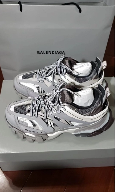 Balenciaga Track Grey White 555032 W1GB7 1214 (LED) review 