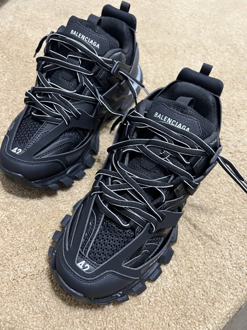 Balenciaga Track Black 555032 W1GB7 1000 (LED) review 