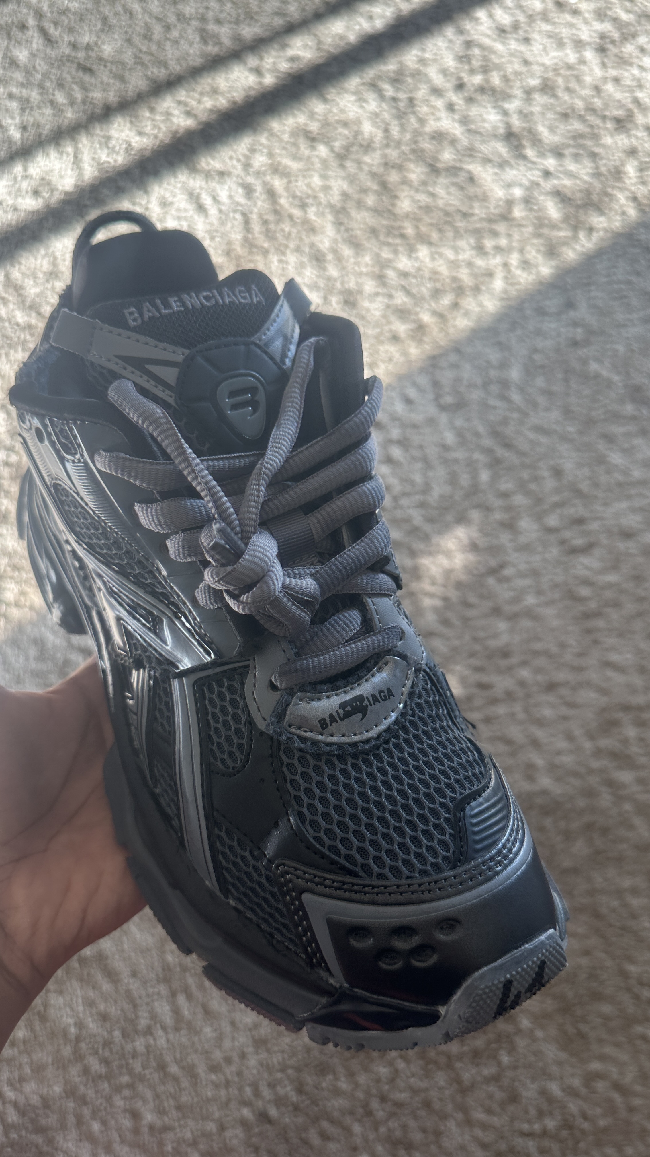 PK God Batch Balenciaga Runner All Black Gray 677402 W3RB2 1515 review dessi 01