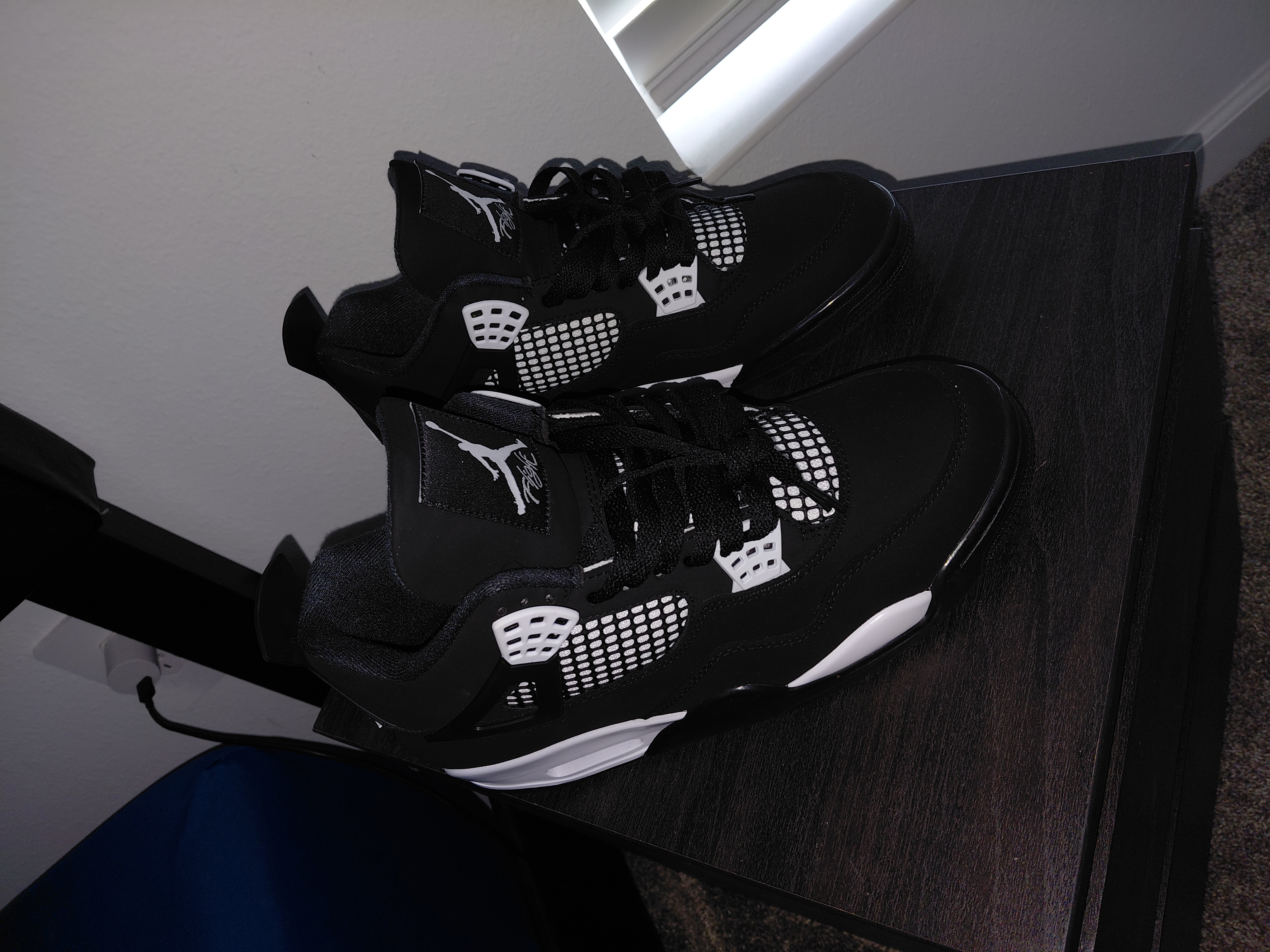 Special offer Batch Air Jordan 4 White Thunder FQ8138-001 review Elias 01