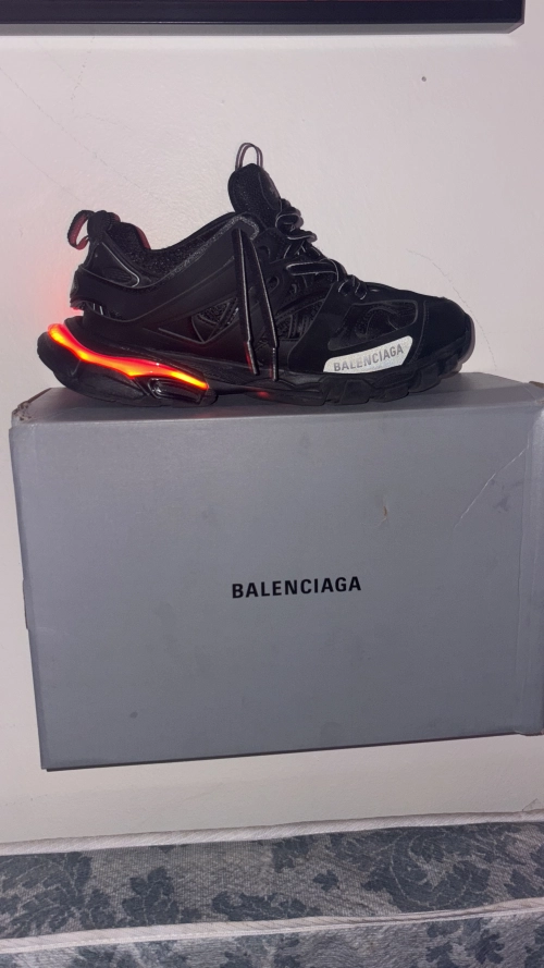 Balenciaga Track Sneaker White (LED) review 