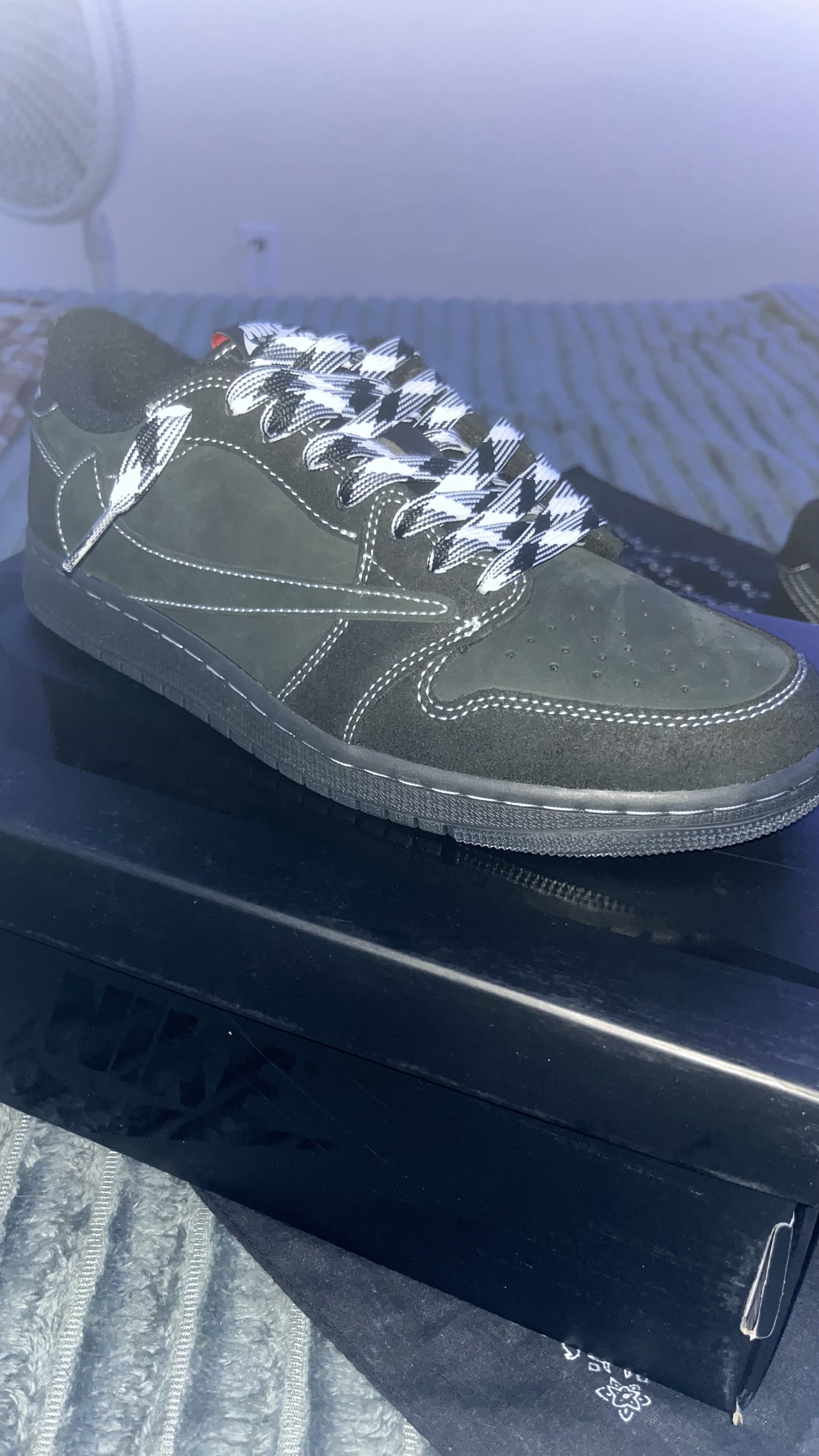 【Flash Sale】Air Jordan 1 Retro Low OG SP Travis Scott Black Phantom DM7866-001 review Gabe 02