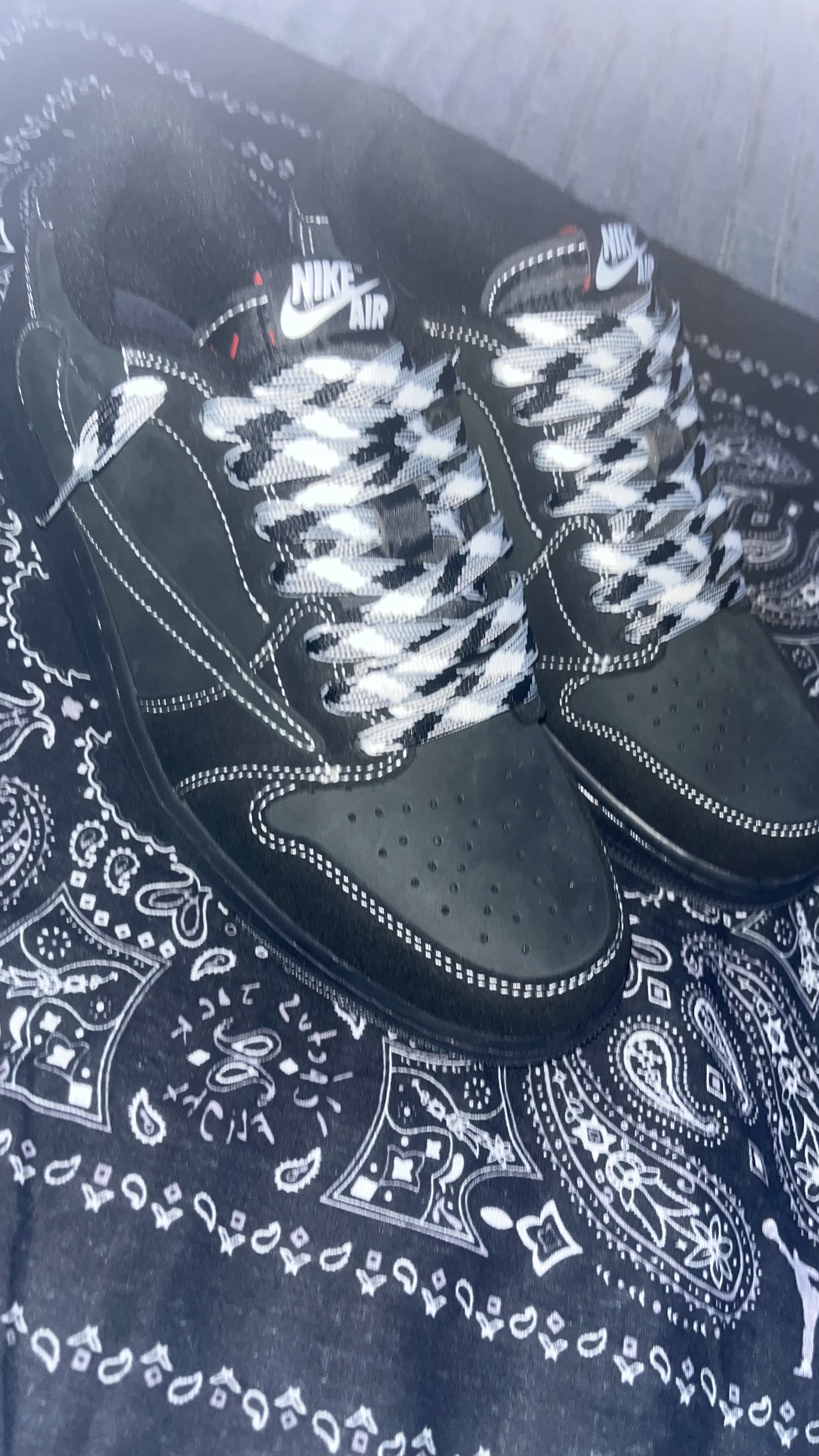 【Flash Sale】Air Jordan 1 Retro Low OG SP Travis Scott Black Phantom DM7866-001 review Gabe 00