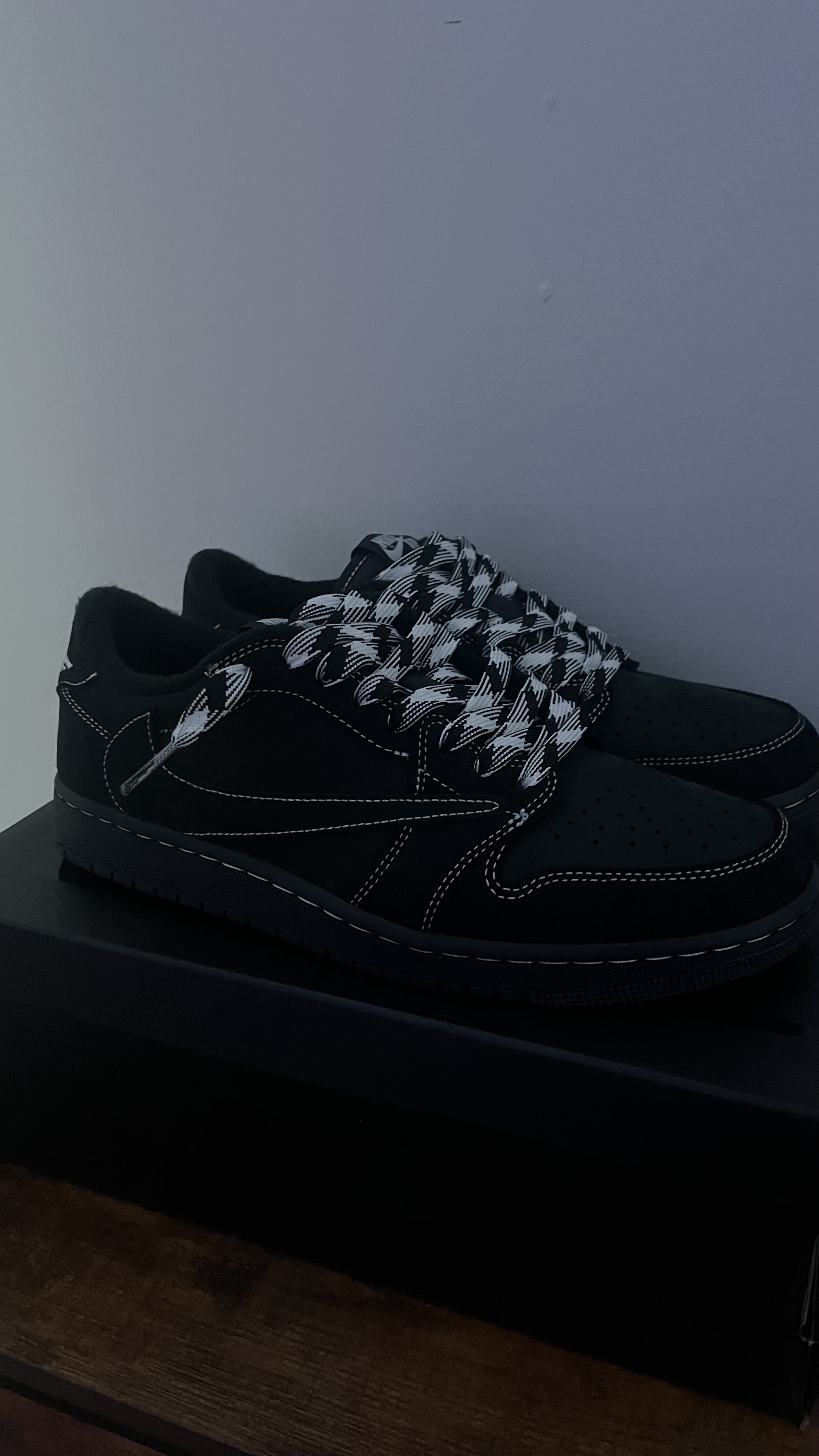 【Flash Sale】Air Jordan 1 Retro Low OG SP Travis Scott Black Phantom DM7866-001 review Gabe 02