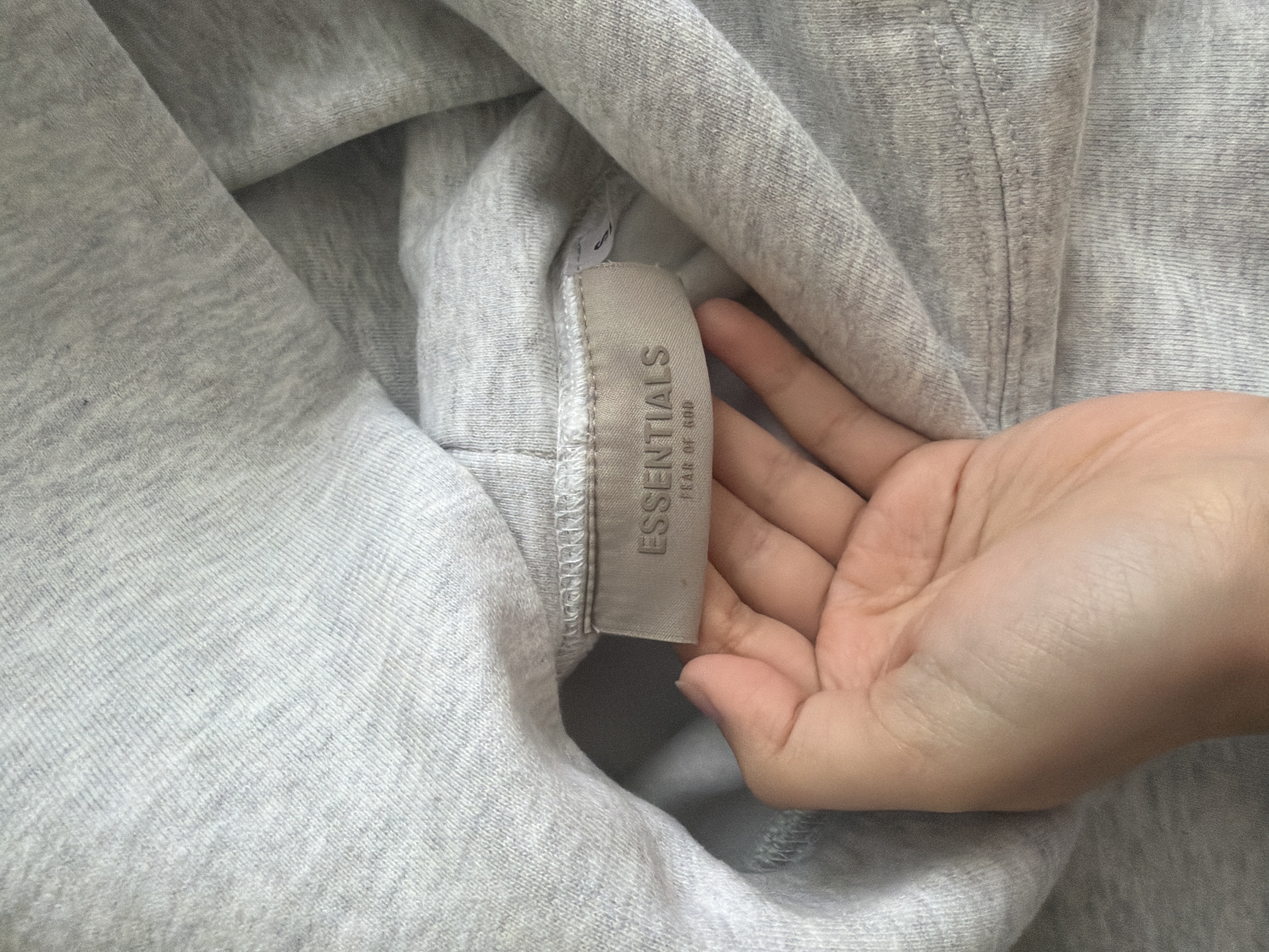 Fear of God Essentials Pullover Hoodie Light Heather Oatmeal review Kellum 03