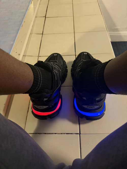 Balenciaga Track Black 555032 W1GB7 1000 (LED) reviewed by