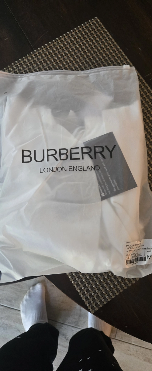 Burberry Equestrian Knight Design Check Cotton T-Shirt Black/White reviewed by