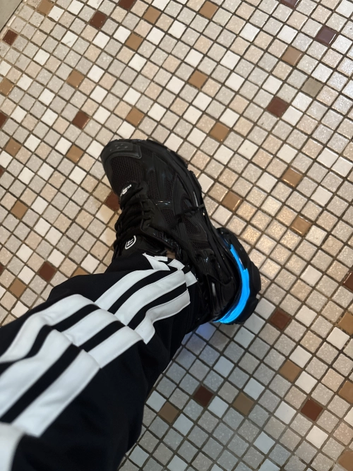 PK God Batch Balenciaga Runner Black LED reviewed by