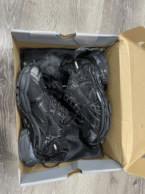 PK God Batch Balenciaga Runner Black LED reviewed by