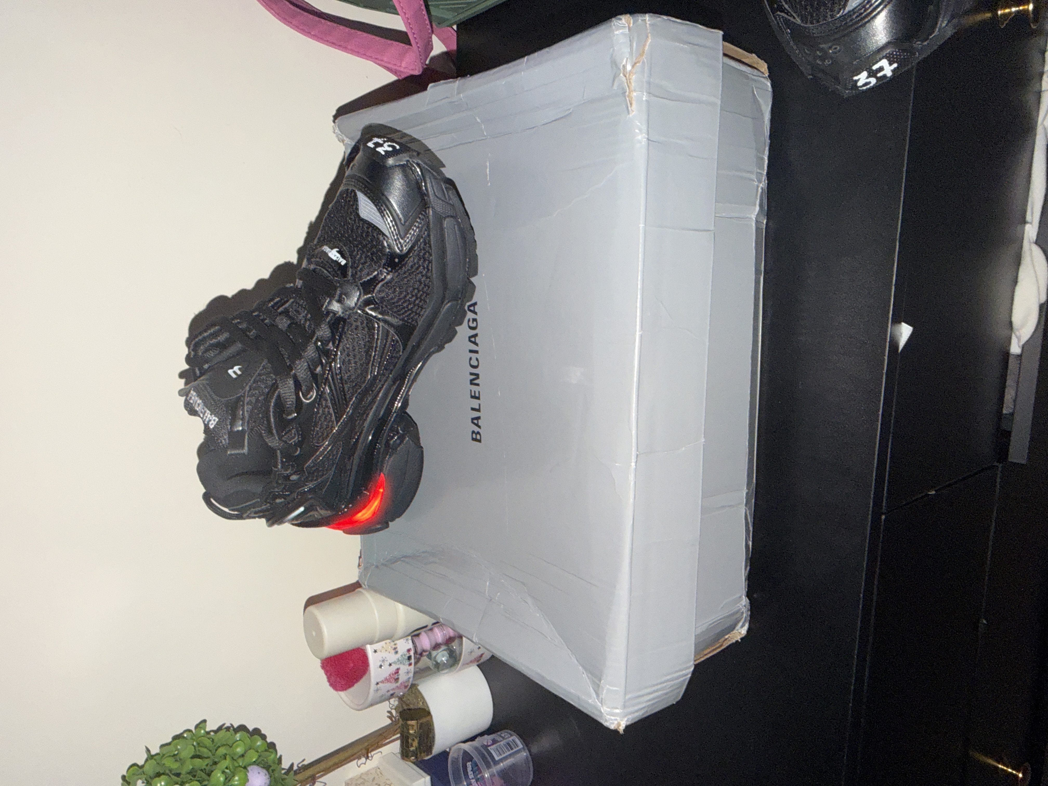 PK God Batch Balenciaga Runner Black LED review ? 05