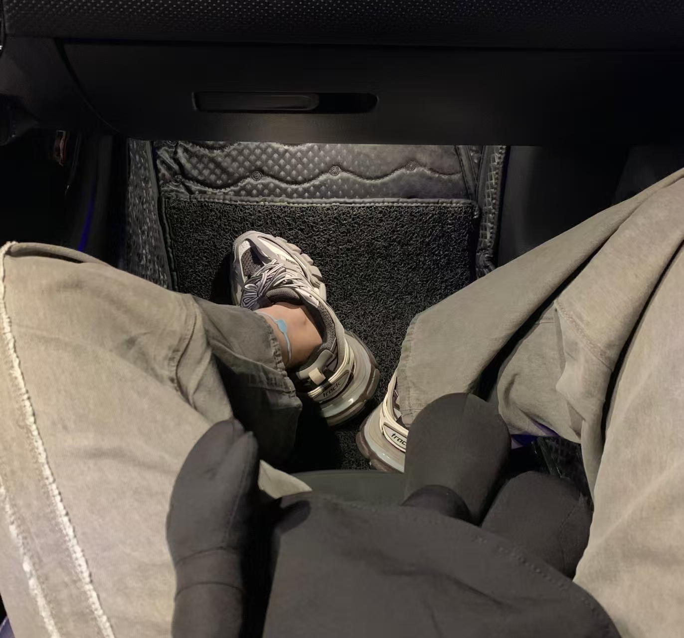 Balenciaga Track Grey White 555032 W1GB7 1214 (LED) review Silas