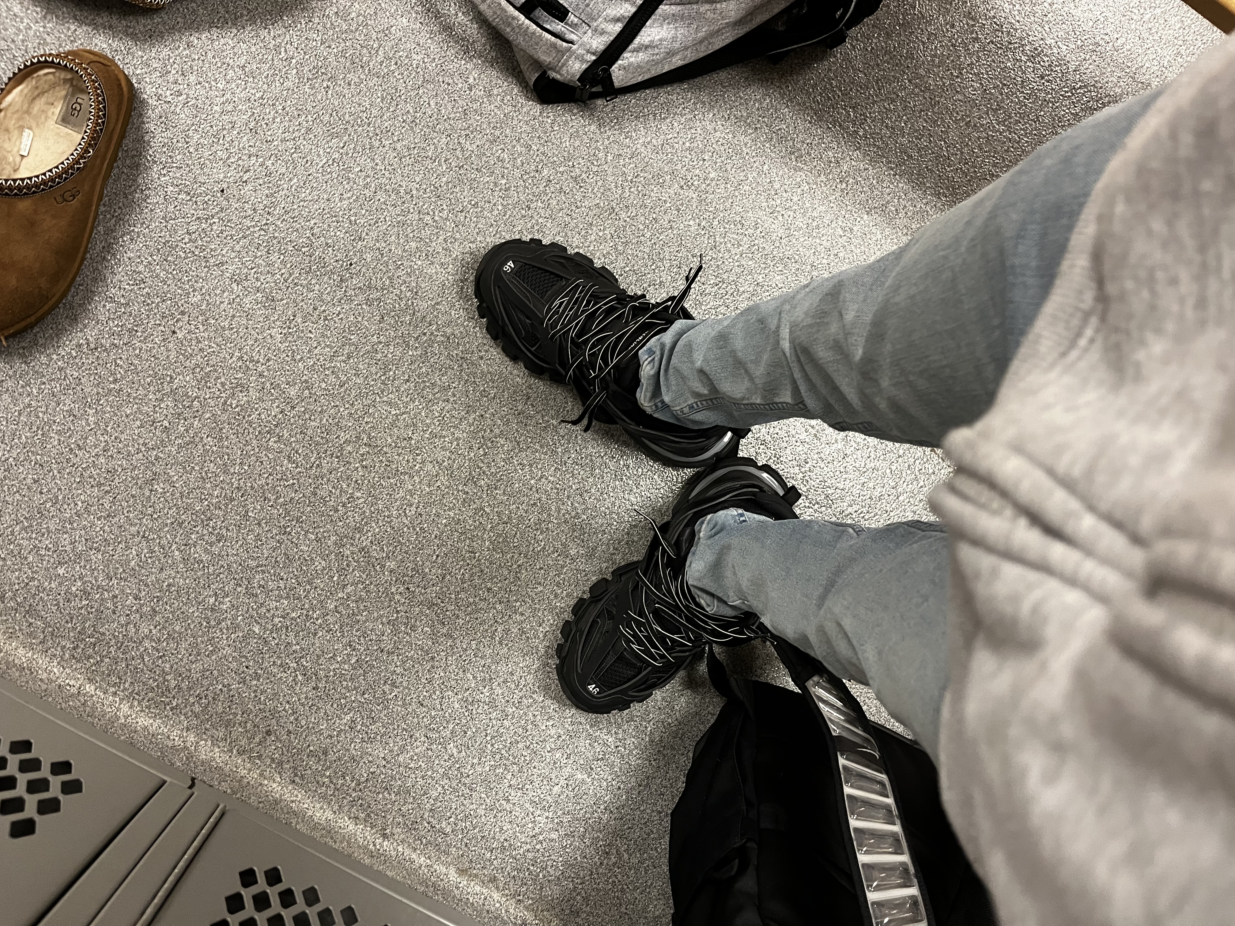 Balenciaga Track Black 555032 W1GB7 1000 (LED) review J5 01