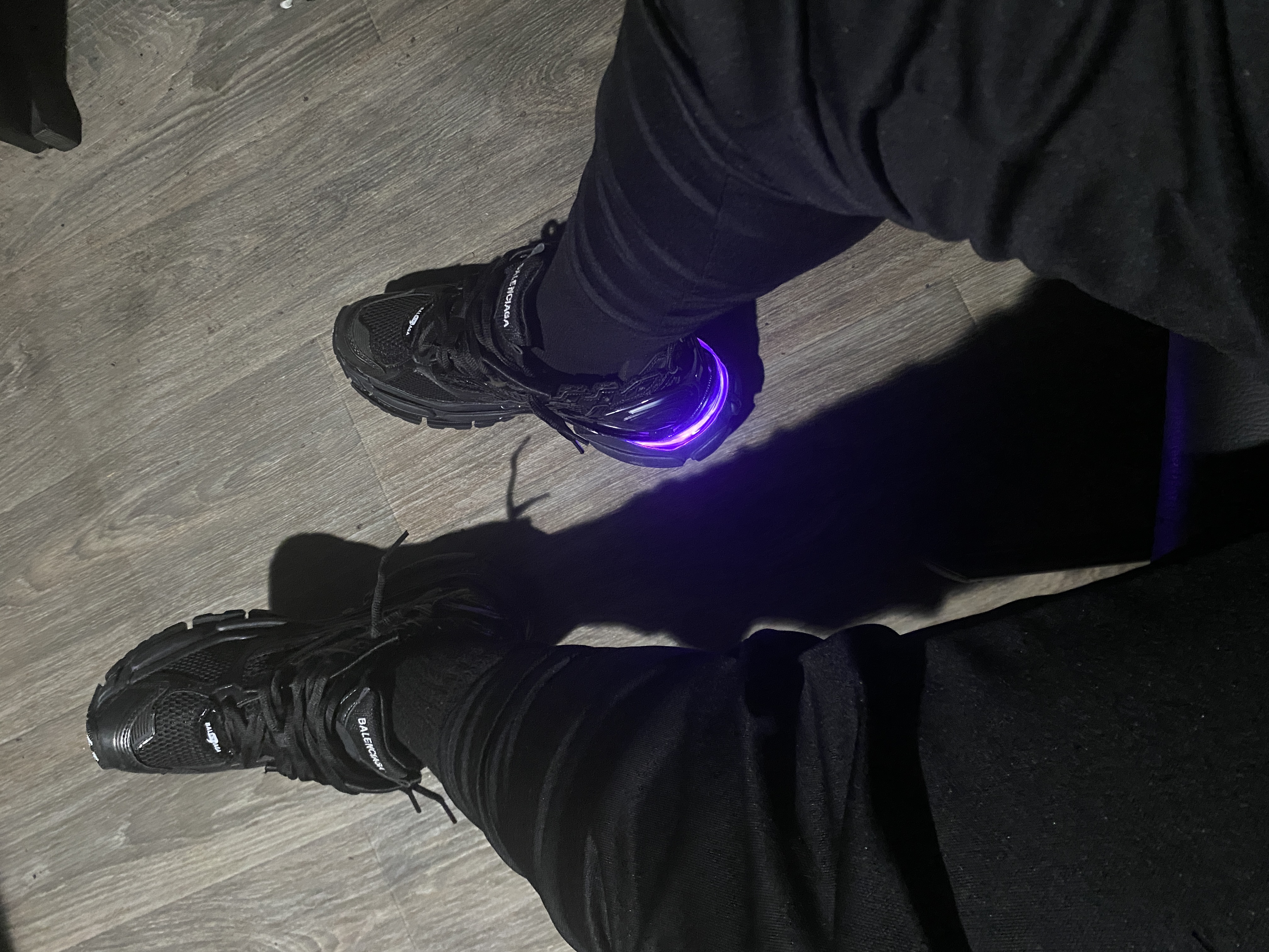 PK God Batch Balenciaga Runner Black (LED) review Jayshawn 01