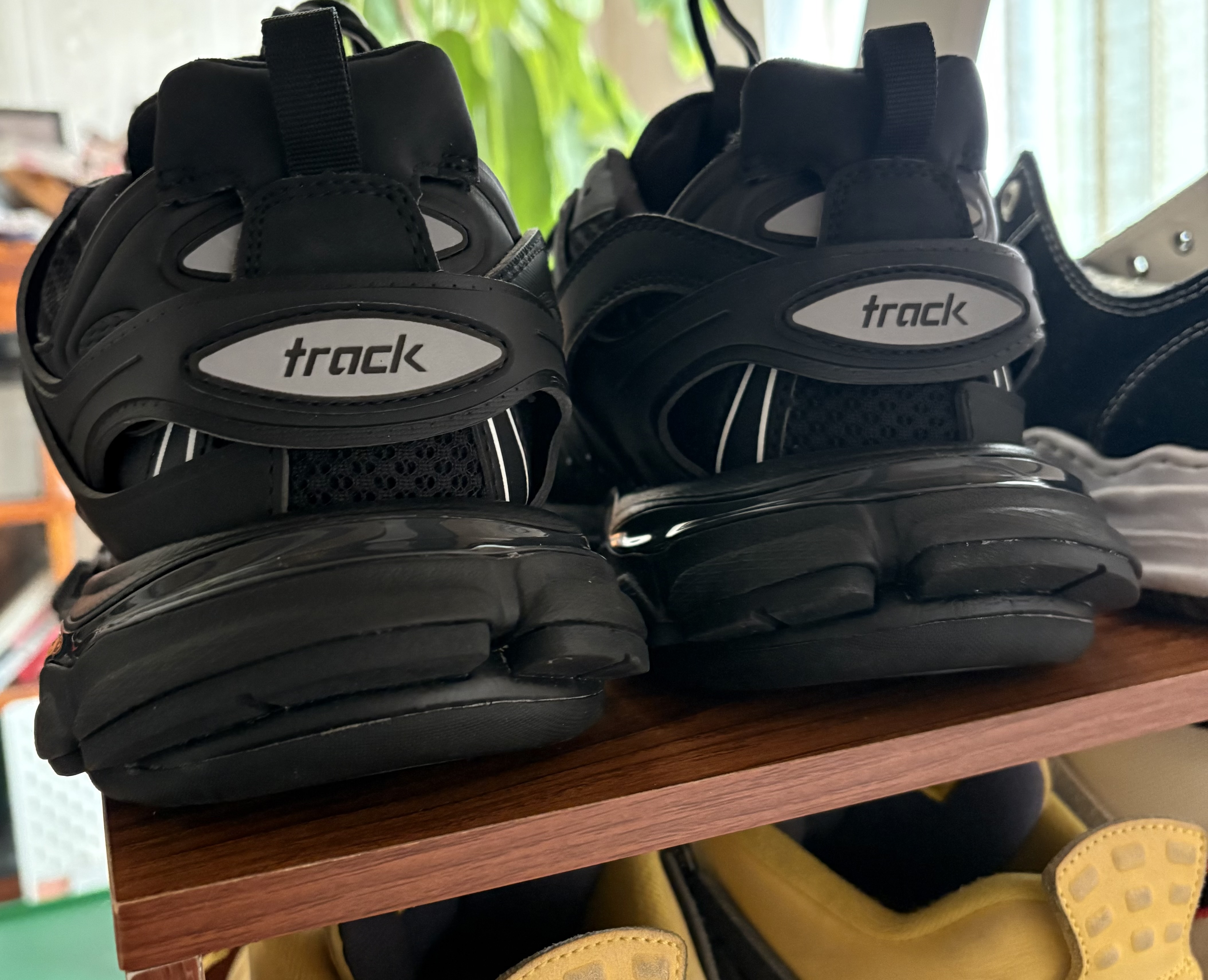 Balenciaga Track Black 555032 W1GB7 1000 (NO LED) review John Terrence 03
