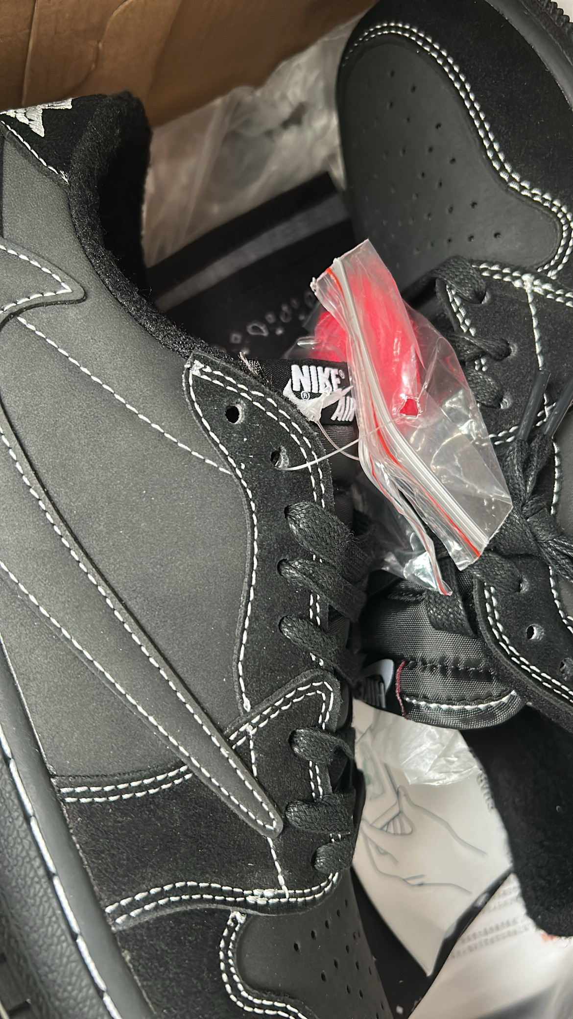 【Flash Sale】Air Jordan 1 Retro Low OG SP Travis Scott Black Phantom DM7866-001 review Jayden 00