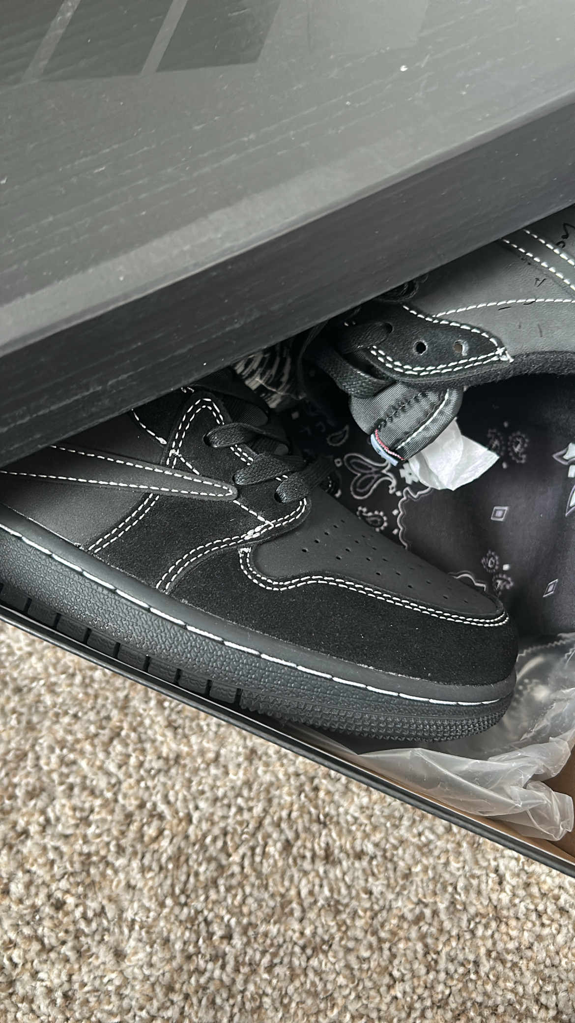 【Flash Sale】Air Jordan 1 Retro Low OG SP Travis Scott Black Phantom DM7866-001 review Jayden 01
